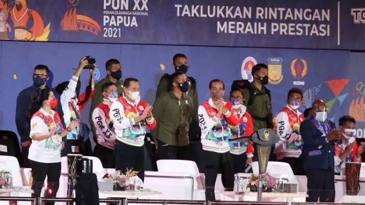 CuplikCom-Resmi-Dibuka,-Jokowi-Sebut-PON-XX-Menggambarkan-Kemajuan-Papua-02102021191652-20211002_191143.jpg