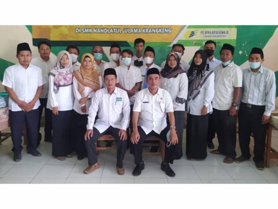CuplikCom-SMK-NU-Krangkeng-Adakan-Acara-Perpisahan-dengan-Pengawas-Sekolah-28122021133626-PhotoGrid_Plus_1640673247565.jpg