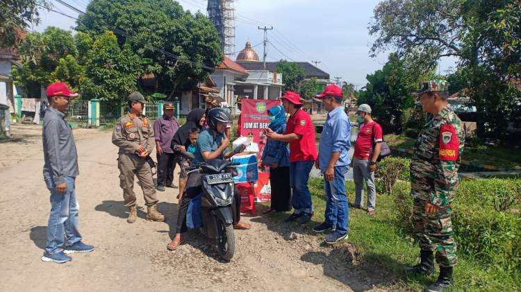 CuplikCom-Saling-Berbagi,-Camat-Patrol-Gelar-Jumat-Berkah-di-Desa-Arjasari-06012023125834-IMG-20230106-WA0031.jpg