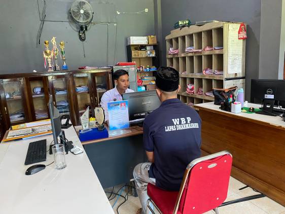 Sambut WBP Baru, Lapas Dharmasraya Fokus pada Pembinaan Berbasis Keterampilan CuplikCom-Sambut-WBP-Baru,-Lapas-Dharmasraya-Fokus-pada-Pembinaan-Berbasis-Keterampilan-30102025103547-IMG-20251030-WA0013.jpg