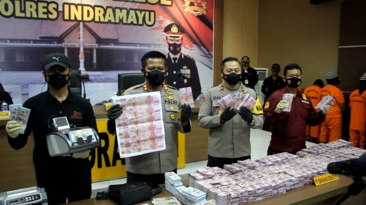 CuplikCom-Satreskrim-Polres-Indramayu-Bongkar-Sindikat-Pembuat-Uang-Palsu-23052021233352-IMG_20210523_23222540.jpg