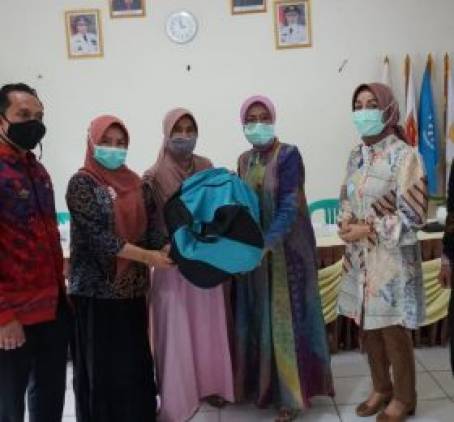 CuplikCom-Serahkan-Bantuan-Alat-Rebana,-Pori-Karlia-Harap-Kelompok-Pengajian-di-Lamsel-Selalu-Aktif-04122020010742-IMG-20201203-WA0025-280x260.jpg