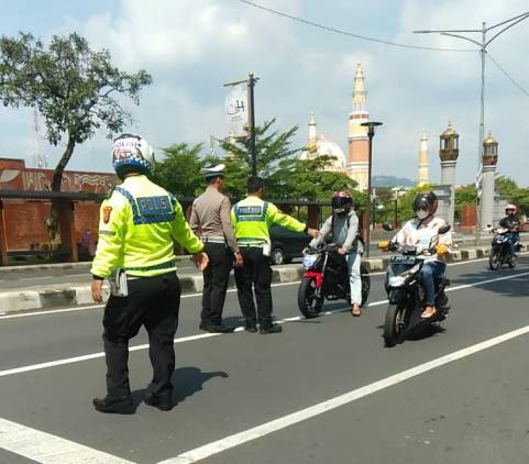 CuplikCom-Sering-Resahkan-Warga,-Satlantas-Polres-Majalengka-Gelar-Operasi-Knalpot-Brong-12042023035919-IMG-20230412-WA0002.jpg