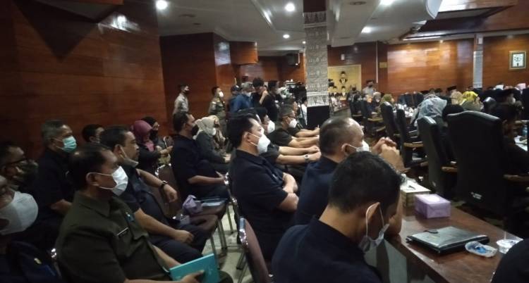 CuplikCom-Sidang-Interpelasi-Ternyata-Bupati-Tidak-Mangkir,-Begini-Penjelasannya-13022022225602-Whdfgdfgdfggg.jpg