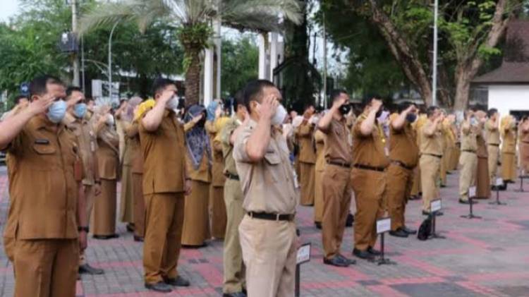 CuplikCom-Tahun-2022,-Reward-dan-Punishment-Bakal-Berlaku-Nih-Buat-PNS-17112021083752-images_(3).jpeg