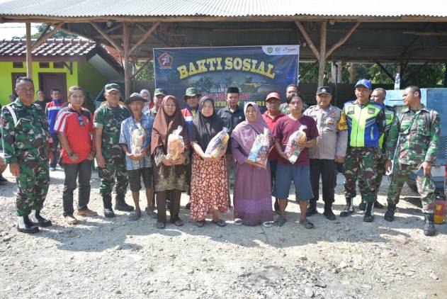 CuplikCom-Tanda-Cinta-Kasih,-RU-VI-Balongan-Salurkan-Sembako-Kepada-Masyarakat-Sekitar-Area-Operasional-23092023135442-IMG-20230923-WA0000.jpg