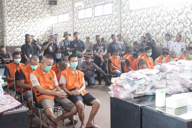 CuplikCom-Tiga-Bulan-Terkahir,-12-Kasus-dan-19-Pelaku-Diungkap-di-Pelabuhan-Bakauheni-06122023151026-IMG-20231206-WA0027.jpg