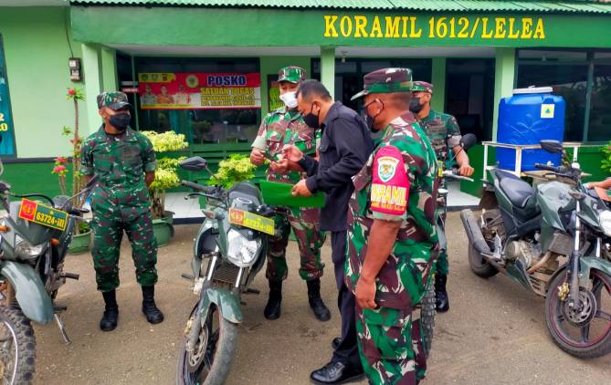 Tim Kodim 0616/Indramayu Periksa Kelayakan Kendaraan Dinas Koramil 1612/Lelea CuplikCom-Tim-Kodim-0616Indramayu-Periksa-Kelayakan-Kendaraan-Dinas-Koramil-1612Lelea-30122021200446-IMG_20211230_200238.jpg