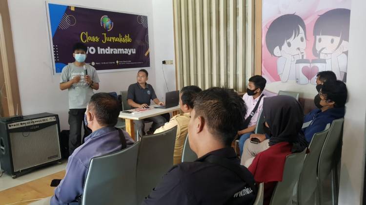 Tingkatkan Kompetensi, Calon Anggota IWO Indramayu di Gembleng Class Jurnalistik CuplikCom-Tingkatkan-Kompetensi,-Calon-Anggota-IWO-Indramayu-di-Gembleng-Class-Jurnalistik-10022021210405-IMG-20210210-WA0052.jpg