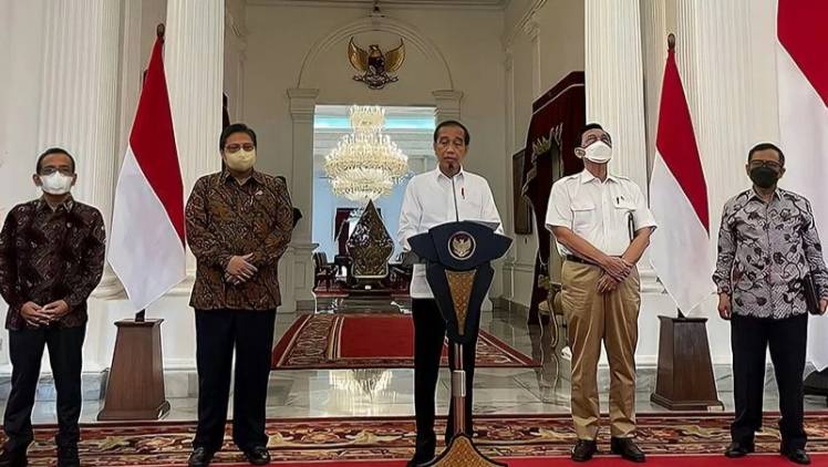 CuplikCom-Usai-Putusan-MK,-Jokowi-Sebut-UU-Cipta-Kerja-Tetap-Berlaku-29112021182727-joko-widodo2.jpg.webp