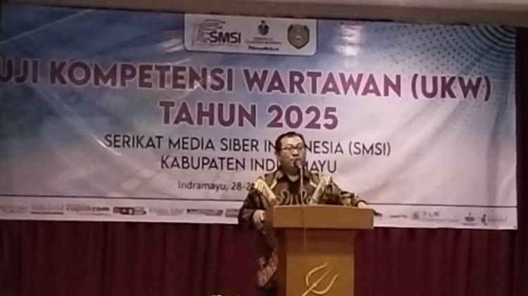 Usai Tutup UKW Indramayu, Ketum SMSI Gaungkan Kolaborasi Rutin PWI dan SMSI Gelar UKW CuplikCom-Usai-Tutup-UKW-Indramayu,-Ketum-SMSI-Gaungkan-Kolaborasi-Rutin-PWI-dan-SMSI-Gelar-UKW-29102025204218-Ketua_Umum_SMSI_Pusat.jpg