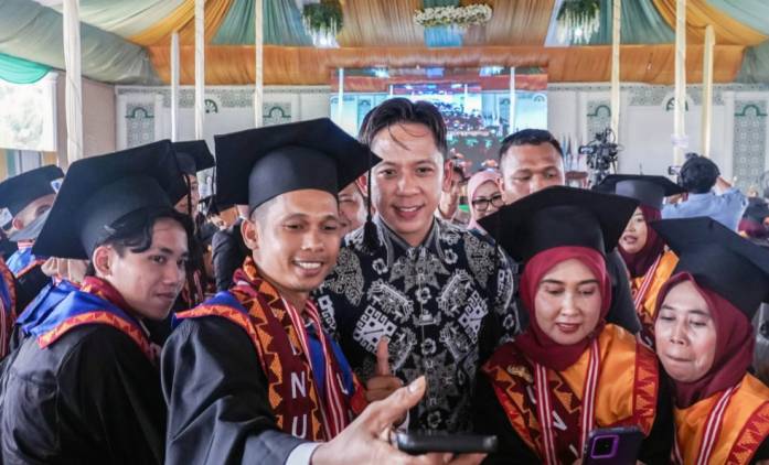 CuplikCom-Wisuda-Perdana-An-Nur,-Jalan-Rp11-Miliar-Jadi-Bukti-Dukungan-Bupati-Egi-untuk-Pendidikan-28062025152204-IMG_20250628_151831.jpg