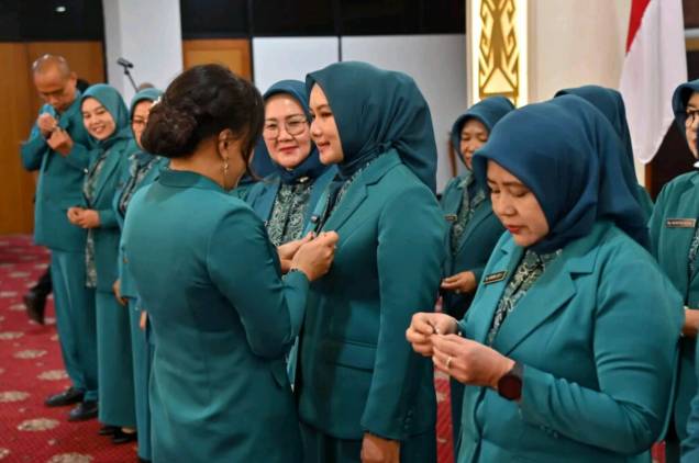 CuplikCom-Zita-Anjani-Lantik-Pengurus-TP-PKK-Kabupaten-Lampung-Selatan-Masa-Bhakti-2025-2030-26022025204908-IMG_20250226_204717.jpg