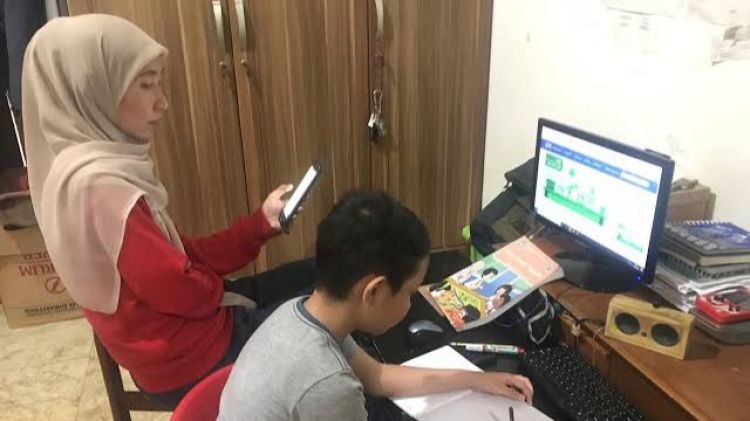 Curhat Orangtua Murid Tentang Belajar Online, Nadiem Restui Dana BOS Untuk Kuota Internet CuplikCom05082020023058-20200805_022816.jpg