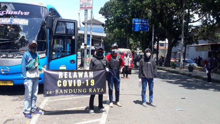 Relawan Covid-19 se Bandung Raya Turun ke Jalan, Ini yang dilakukan CuplikCom25042020111015-IMG-20200424-WA0007.jpg